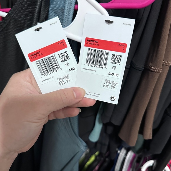 2 tops - Picture 3 of 3